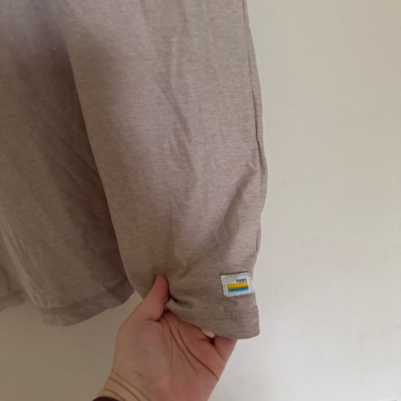 Vuori Strato Tech Tee – Oat Heather - Picture 2 of 3